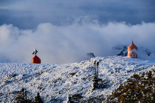 snow covered mountain, sunset in the mountains, Gropsoarele Peak, Ciucas Mountains, Romania 