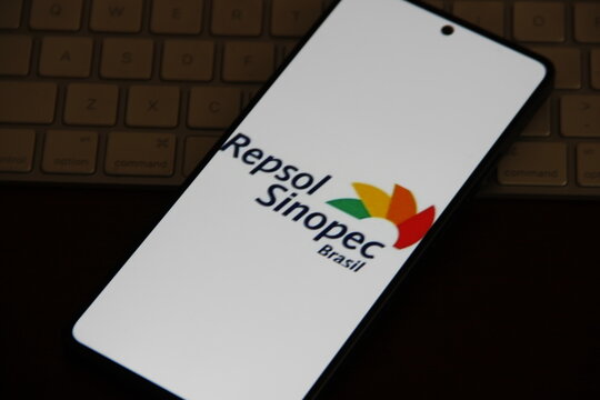 Repsol Sinopec Brasil - Empresa brasileira de explora&ccedil;&atilde;o e produ&ccedil;&atilde;o (E&P) de petr&oacute;leo e g&aacute;s natural, parte do grupo Repsol, com forte atua&ccedil;&atilde;o no pr&eacute;-sal brasileiro nas Bacias de Campos e Santos.