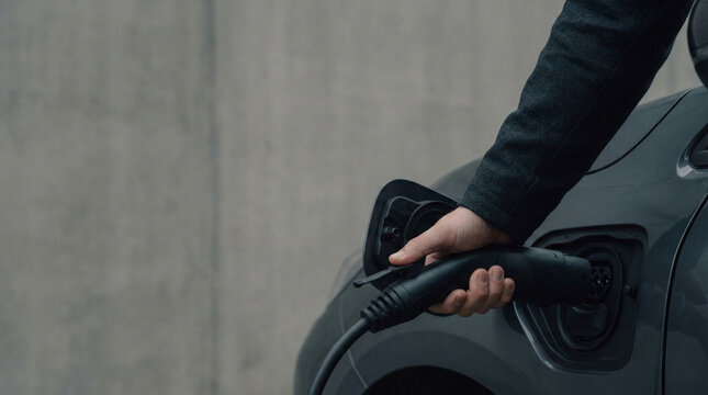 recharge d'une v&eacute;hicule &eacute;lectrique 