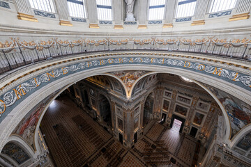 Interior dome and nave of Basilica di Sant’Andrea - Mantua, Italy © demerzel21