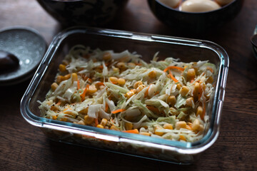 作り置きおかずのコールスローサラダ