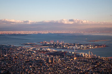 摩耶山から見下ろす神戸市街と大阪方面の夕景