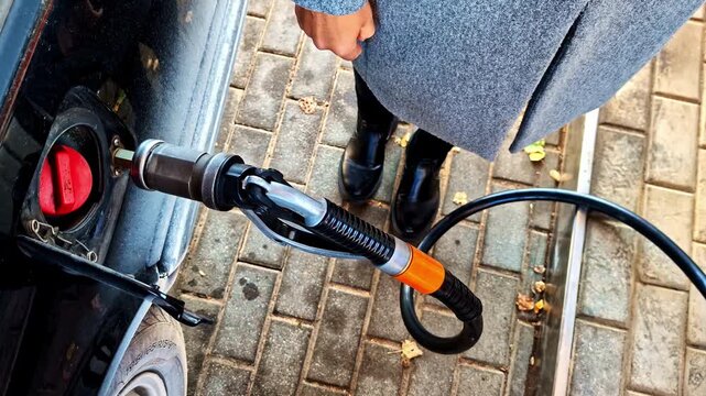 Vehicle refueling with autogas at a service station