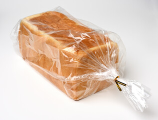 袋に入った食パン01