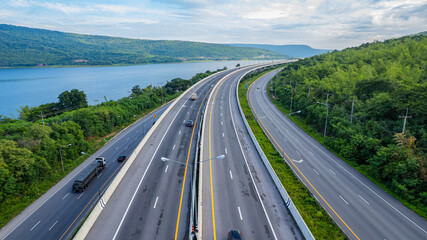 Expressways, motorways, highways, elevated roads, routes passing through mountains and bodies of water or dams offer beautiful scenery.