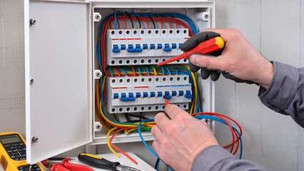 repair of a fuse box 