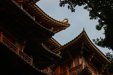 Fototapeta premium close-up of the great guangzhou great buddhist temple from a low perspective