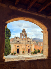 Obraz premium The church in the center of the Arkadi Monastery on the island of Crete (Greece)