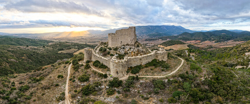 Le Ch&acirc;teau d'Aguilar &agrave; Tuchan dans l'Aude (France)