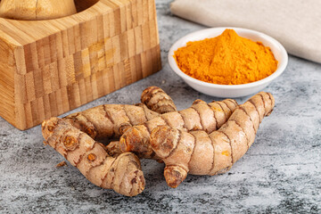 Fresh aroma tumeric roots heap