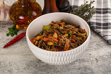 Soba with shredded pork and vegetables