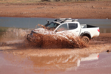Off-road vehicles in muddy conditions © Kybele