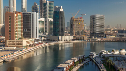 Obraz premium The rhythm of the city of Dubai aerial timelapse