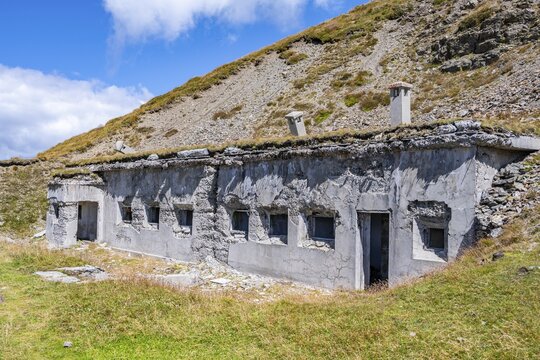 Ruins from the First World War, Carnic Main Ridge, Carnic Alps, Carinthia, Austria