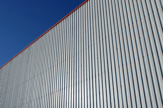 B&acirc;timent en bardage m&eacute;tallique