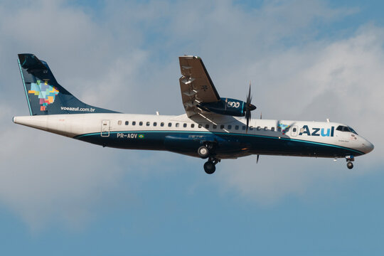 Campinas, Brazil &ndash; November 20, 2025: Azul Linhas A&eacute;reas ATR 72-600 regional turboprop aircraft landing at Viracopos International Airport.