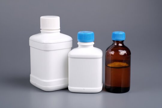Pentane C5H12 in White Plastic Laboratory Packaging, CAS 109-66-0 Chemical Substance for Reagents and Experiments