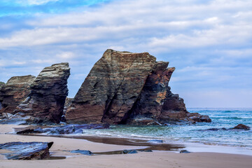 Formaciones rocosas en la playa