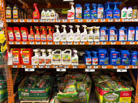 Lawn And Garden Chemicals Shelf At Home Depot Store