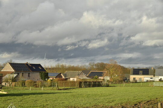 Ciel d'orage au dessus des fermes &agrave; Ghislenghien (Ath)
