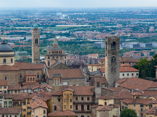 Obraz premium Città Alta skyline and medieval towers - Bergamo, Italy