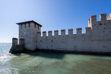 Castello Scaligero lakeside walls - Sirmione, Italy © demerzel21