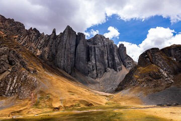 Fototapeta premium A mountain range with a valley in between