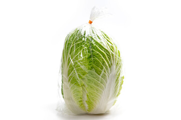 ビニール袋に入れた、販売用の白菜