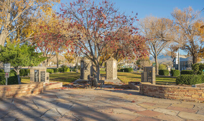 Downtown Kingman Arizona park and veterans signs.