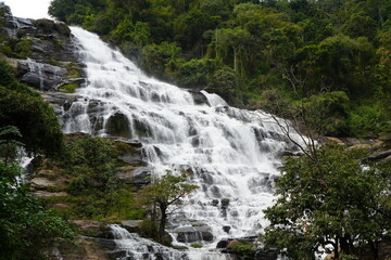 Fototapeta premium Mae Ya Waterfall