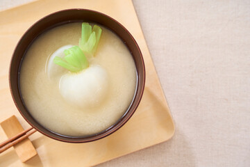 かぶ入りの白味噌仕立てのお味噌汁