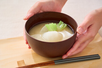 かぶ入りの白味噌仕立てのお味噌汁
