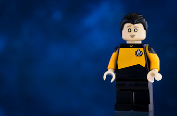 Obraz premium Dortmund - Deutschland 16. Dezember 2025 - Lego Figur Data der Enterprise