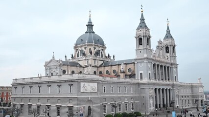 La catedral famosa de la ciudad