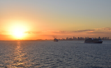 Fototapeta premium A sunset over the harbor, Miami, Florida, USA