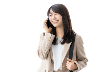 スマートフォンで話す笑顔の女性・ビジネスウーマン（背景透過PNG）