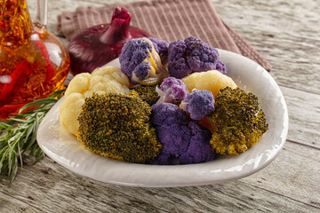 Steamed Colorful raw organic cauliflower cabbage