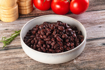 Canned black beans in the bowk