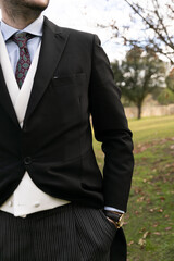 agiotaje, empresario, mano, digno, persona, &eacute;xitos, hombre, concepto, adjuntando, brazo, formal, profesional, acuerdos, traje, elegancia, moda, corbata