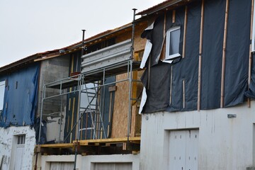 Investissement immobilier ancien - Sur&eacute;l&eacute;vation maison de toiture en tuiles