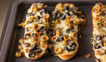 Baked Cheese Bread with Olives