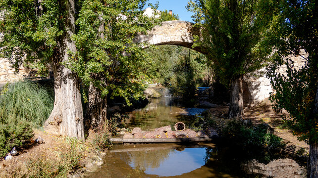 Puente de las Tenerias and its floating wicker homage