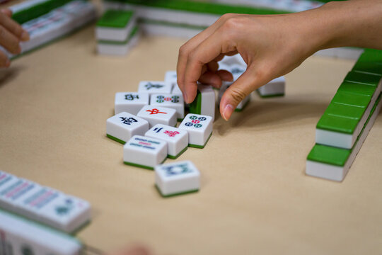 Mahjong game captures cultural tradition and social bonding