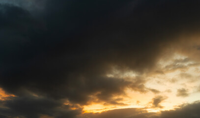 Obraz premium Beautiful sunrise sky and clouds after rain.