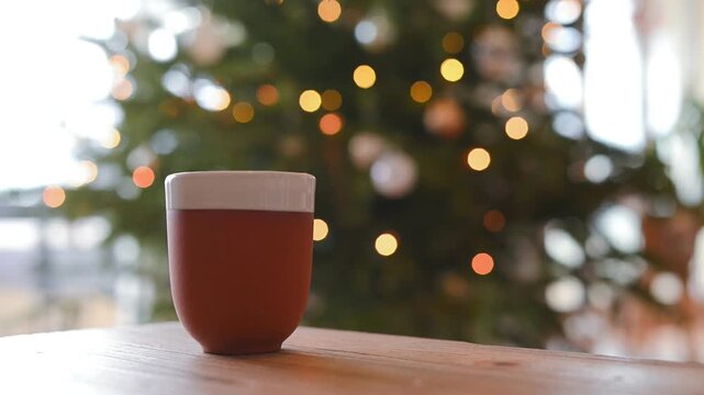 Tasse de caf&eacute; immobile dans une ambiance chaleureuse 