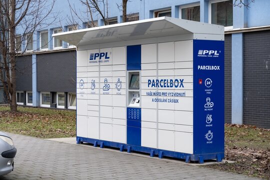 PPL Parcel Box delivery machine ATM to deliver packages