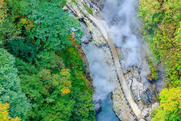 初秋の小安峡大噴湯　秋田県湯沢市　Oyasukyo Gorge Great Fountain in early autumn. Akita Pref, Yuzawa City.