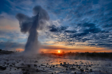 Strokkur at sunrise
