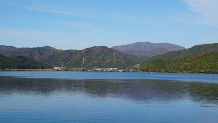 Fototapeta premium Lake Yogo – The Mirror Lake of Shiga, Japan