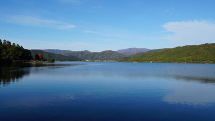 Fototapeta premium Lake Yogo – The Mirror Lake of Shiga, Japan